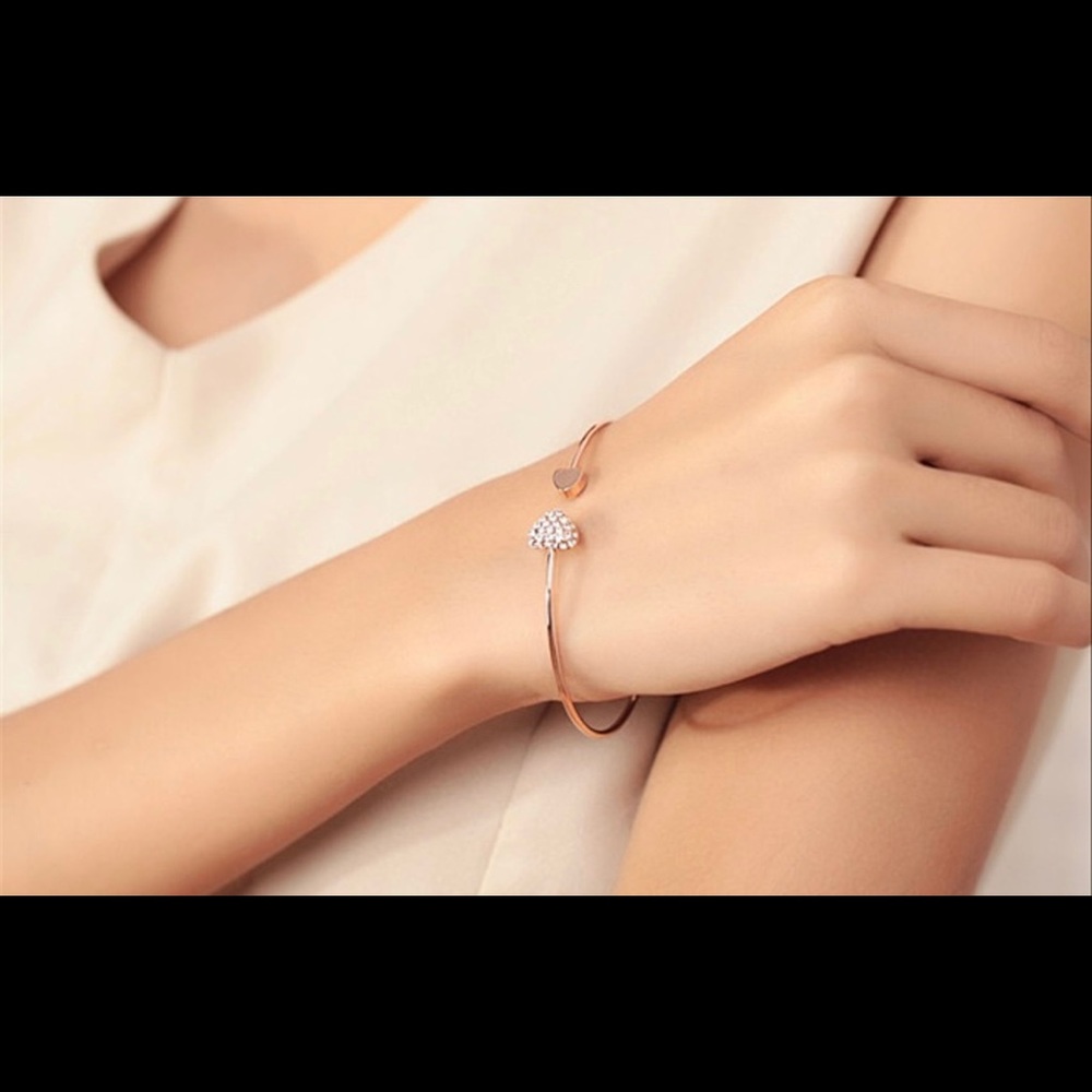 DesignerHeart And Rhinestone Bangle Cuff bracelet - Picture 4 of 7